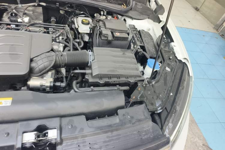 Used Volkswagen Lavida 2025 New Sharp 1.5L Outstanding New Vision Edition Engine Bay Left