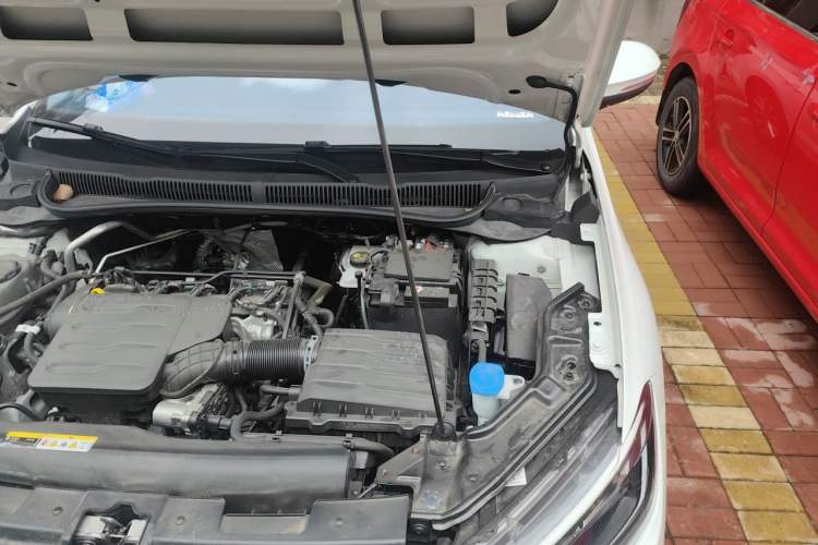 Used Volkswagen Lavida 2025 New Sharp 1.5L Outstanding New Edition Engine Bay Left