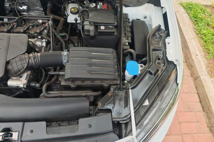 Used Volkswagen Lavida 2025 New Sharp 1.5L Outstanding New Edition Engine Bay Left