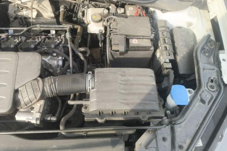 Used Volkswagen Lavida 2025 New Sharp 1.5L Outstanding New Edition Engine Bay Left