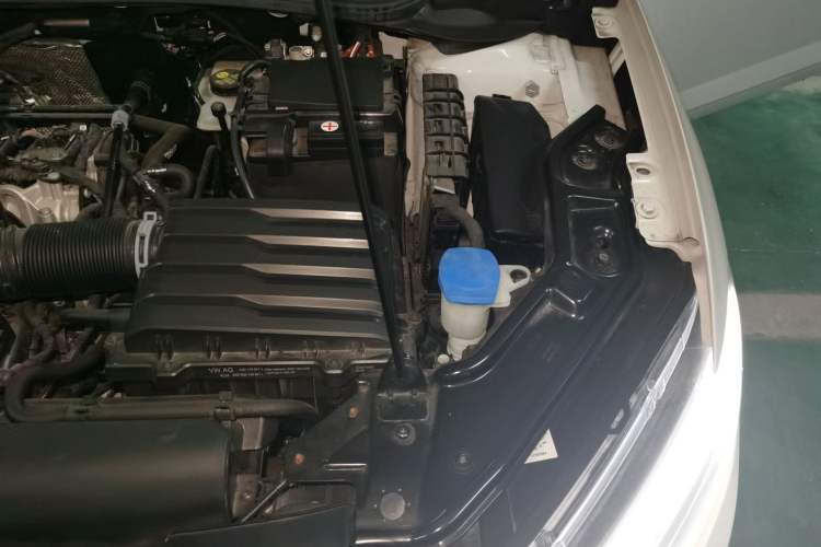 Used Volkswagen Lavida 2025 New Sharp 1.5L Outstanding New Edition Engine Bay Left