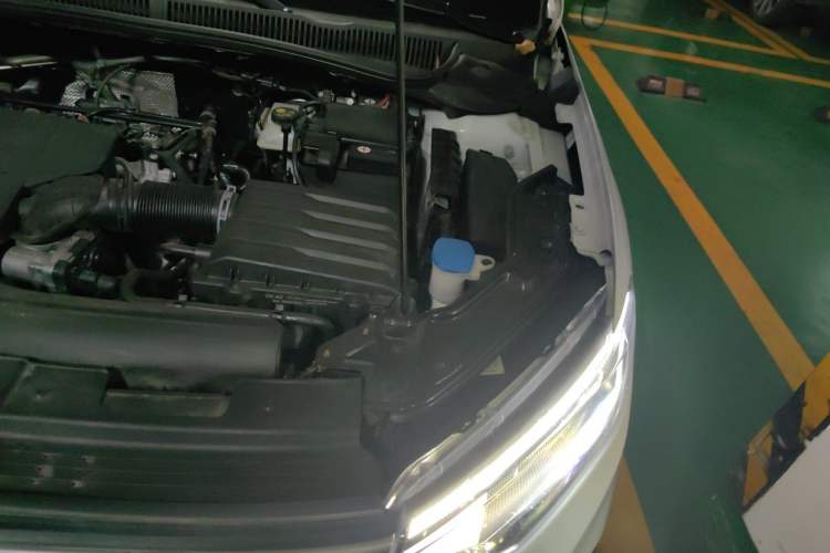 Used Volkswagen Lavida 2025 New Sharp 1.5L Outstanding New Edition Engine Bay Left