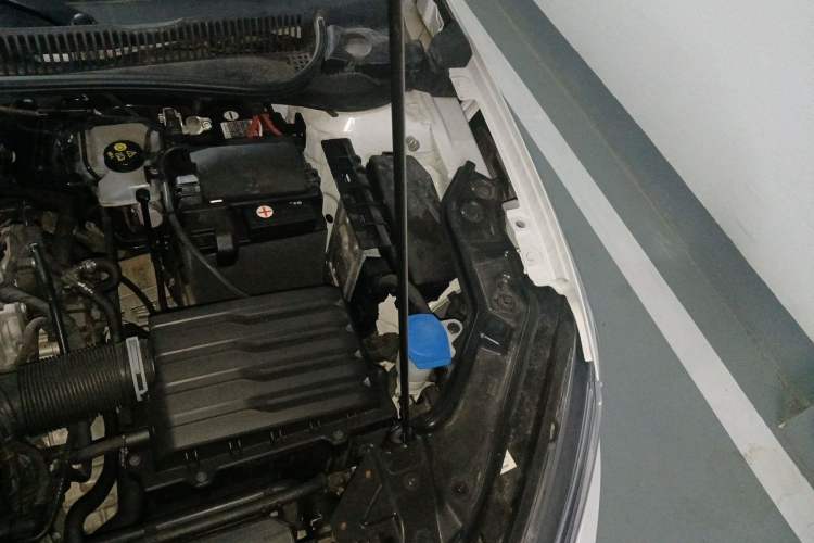Used Volkswagen Lavida 2025 New Sharp 1.5L Outstanding New Edition Engine Bay Left