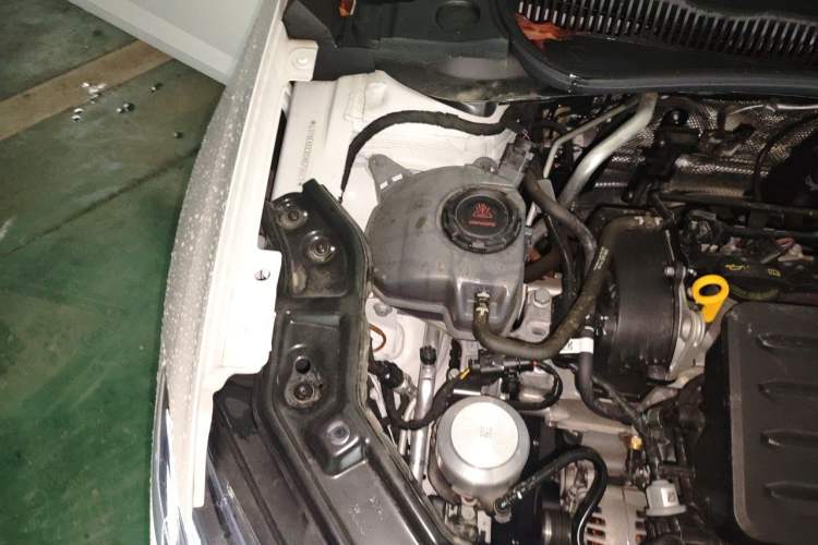 Used Volkswagen Lavida 2025 New Sharp 1.5L Outstanding New Edition Engine Bay Right