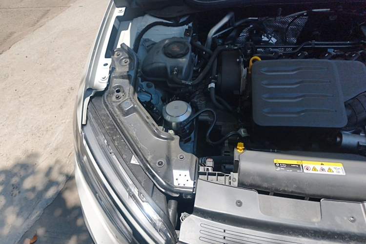 Used Volkswagen Lavida 2025 New Sharp 1.5L Outstanding New Vision Edition Engine Bay Right