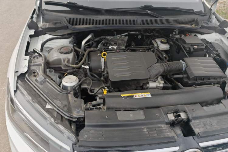 Used Volkswagen Lavida 2025 New Sharp 1.5L Outstanding New Vision Edition Engine Bay Right