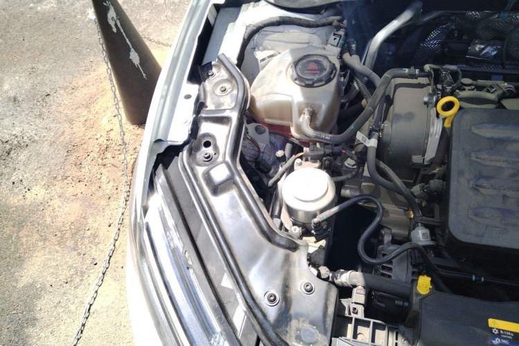 Used Volkswagen Lavida 2025 New Sharp 1.5L Outstanding New Vision Edition Engine Bay Right