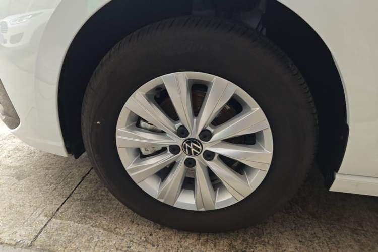 Used Volkswagen Lavida 2025 New Sharp 1.5L Outstanding New Edition Exterior 4
