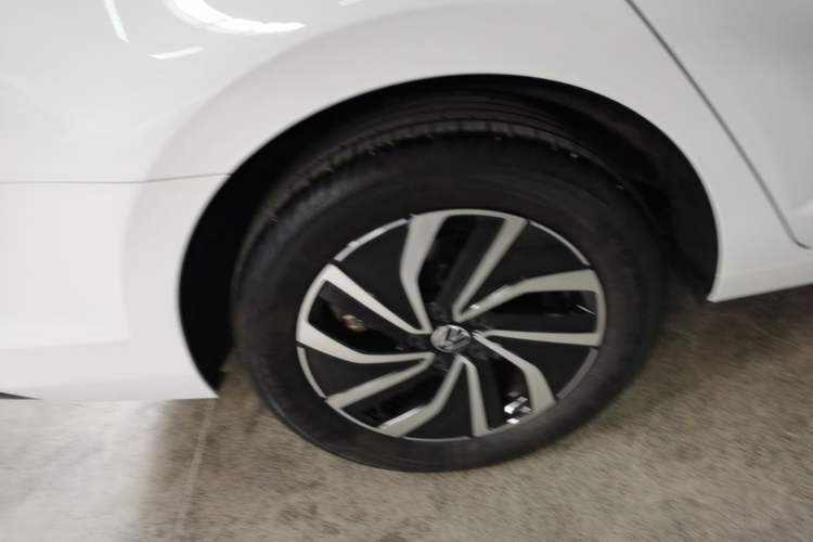 Used Volkswagen Lavida 2025 New Sharp 1.5L Outstanding New Vision Edition Exterior 5