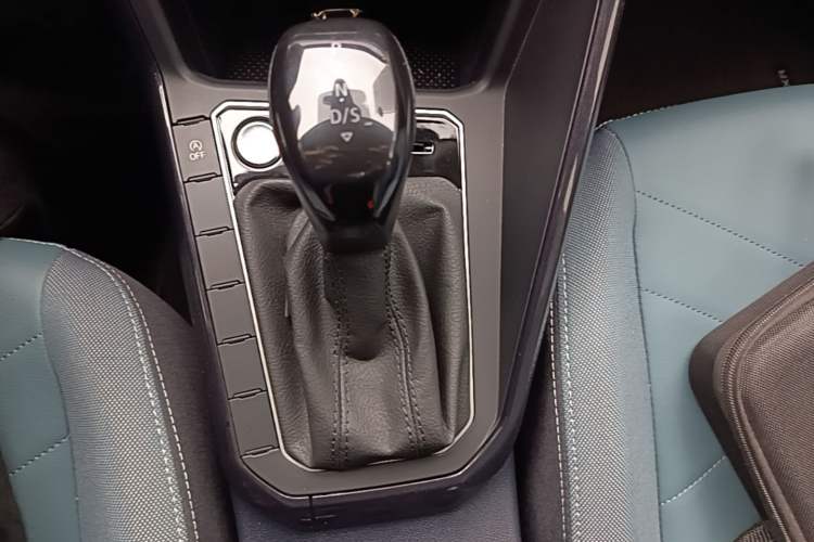 Used Volkswagen Lavida 2025 New Sharp 1.5L Outstanding New Vision Edition Gear Lever