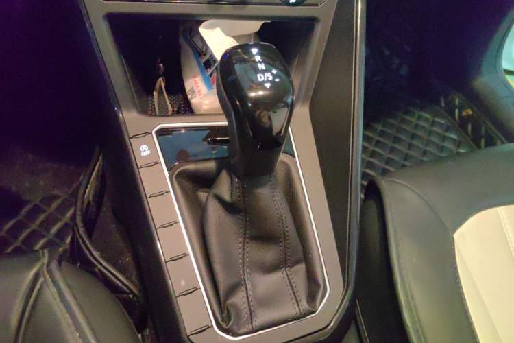 Used Volkswagen Lavida 2025 New Sharp 1.5L Outstanding New Edition Gear Lever