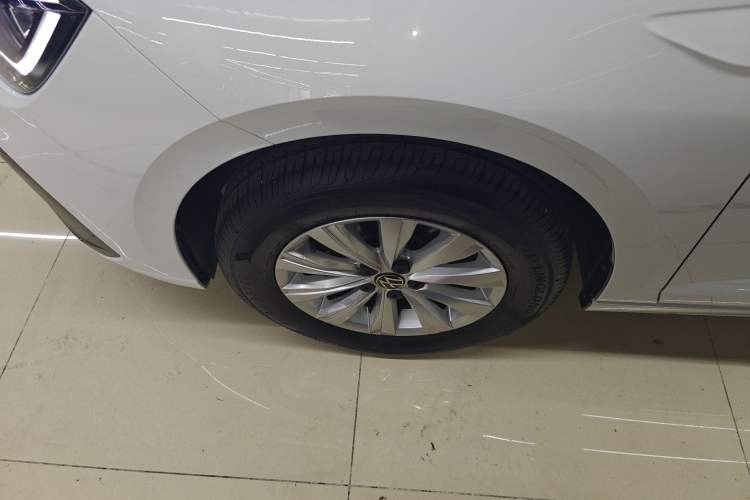Used Volkswagen Lavida 2025 New Sharp 1.5L Outstanding New Edition Left Front Wheel Hub