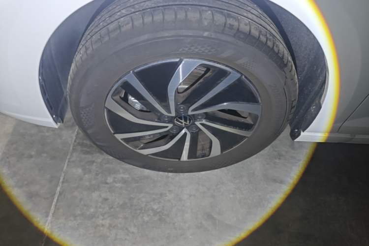 Used Volkswagen Lavida 2025 New Sharp 1.5L Outstanding New Vision Edition Left Front Wheel Hub