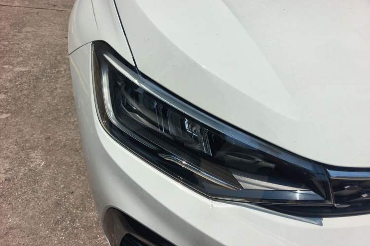 Used Volkswagen Lavida 2025 New Sharp 1.5L Outstanding New Edition Right Front Headlight