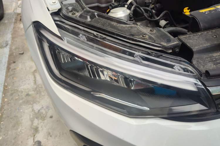 Used Volkswagen Lavida 2025 New Sharp 1.5L Outstanding New Edition Right Front Headlight