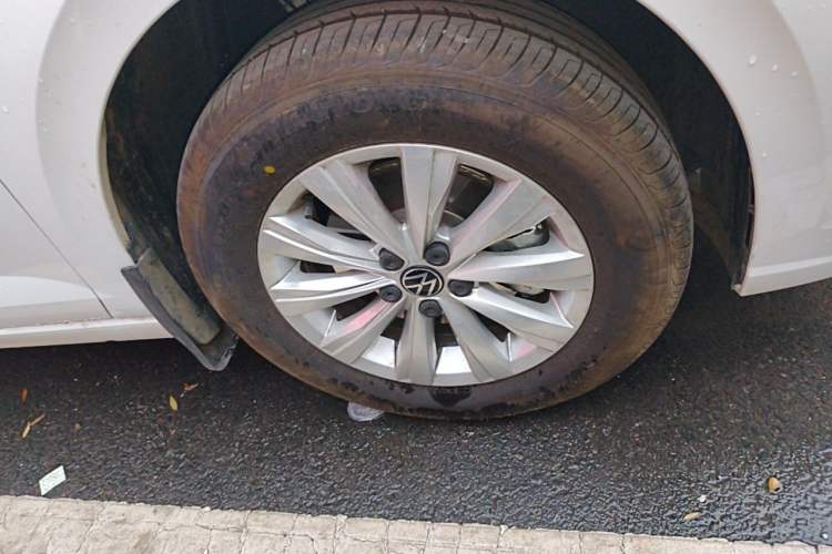 Used Volkswagen Lavida 2025 New Sharp 1.5L Outstanding New Edition Right Front Wheel Hub