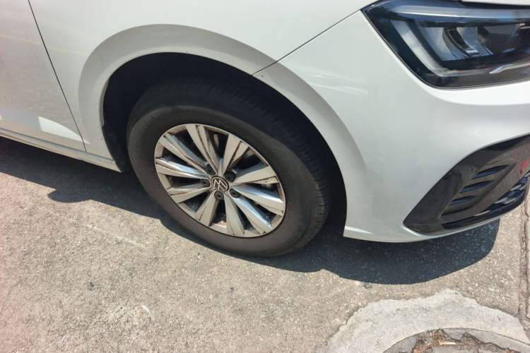 Used Volkswagen Lavida 2025 New Sharp 1.5L Outstanding New Edition Right Front Wheel Hub