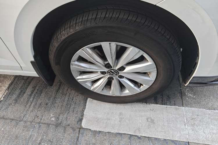 Used Volkswagen Lavida 2025 New Sharp 1.5L Outstanding New Edition Right Front Wheel Hub