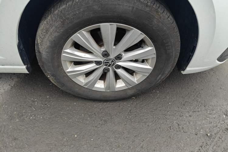Used Volkswagen Lavida 2025 New Sharp 1.5L Outstanding New Edition Right Front Wheel Hub