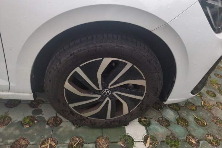 Used Volkswagen Lavida 2025 New Sharp 1.5L Outstanding New Vision Edition Right Front Wheel Hub