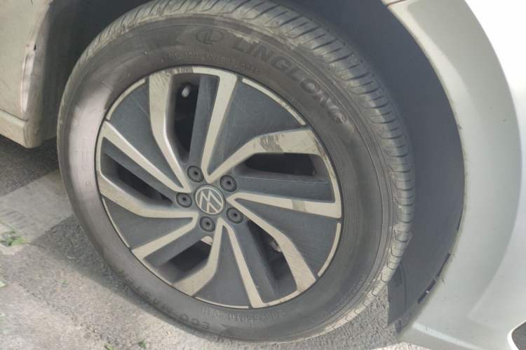 Used Volkswagen Lavida 2025 New Sharp 1.5L Outstanding New Vision Edition Right Front Wheel Hub