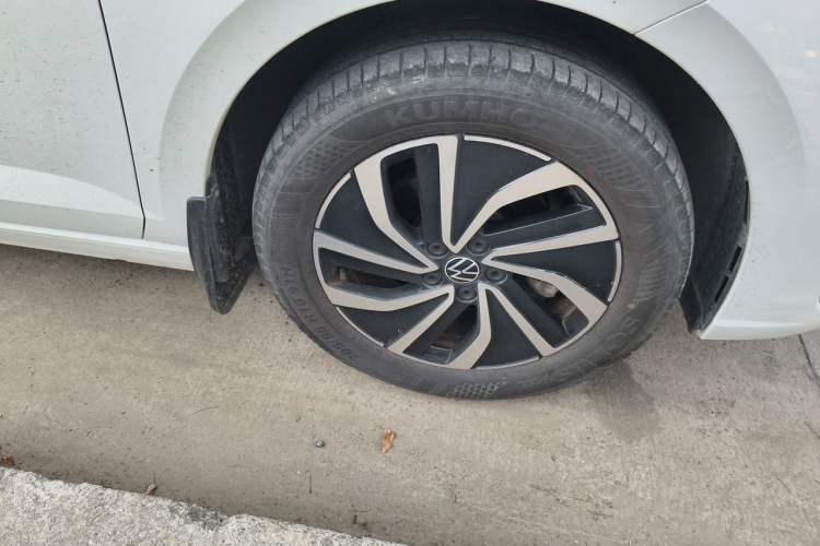Used Volkswagen Lavida 2025 New Sharp 1.5L New Vision Edition Right Front Wheel Hub