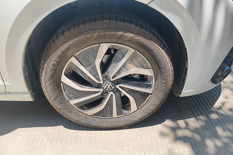 Used Volkswagen Lavida 2025 New Sharp 1.5L Outstanding New Vision Edition Right Front Wheel Hub