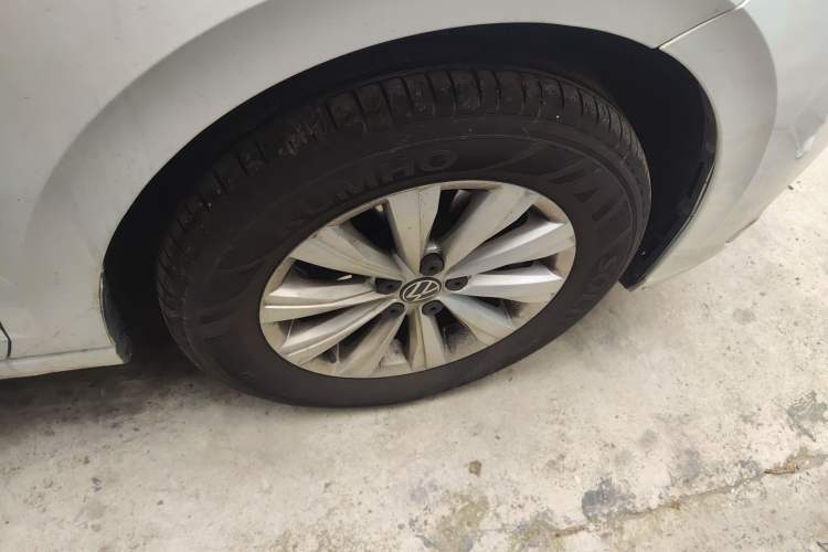 Used Volkswagen Lavida 2025 New Sharp 1.5L Outstanding New Edition Right Front Wheel Hub