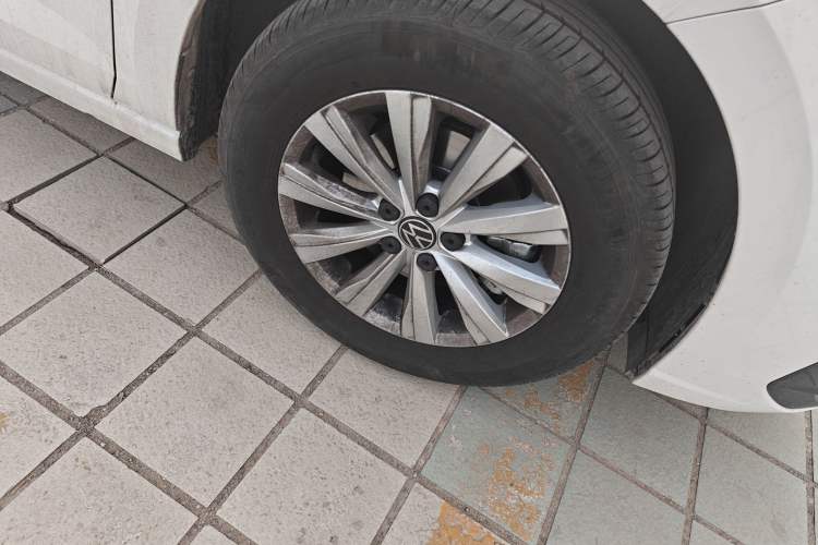 Used Volkswagen Lavida 2025 New Sharp 1.5L Outstanding New Edition Right Front Wheel Hub