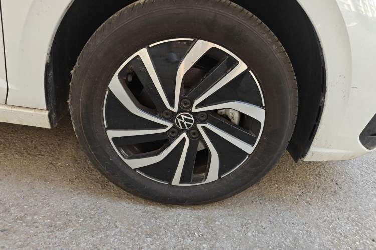Used Volkswagen Lavida 2025 New Sharp 1.5L Outstanding New Vision Edition Right Front Wheel Hub