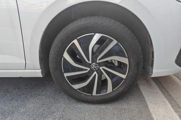 Used Volkswagen Lavida 2025 New Sharp 1.5L Outstanding New Vision Edition Right Front Wheel Hub