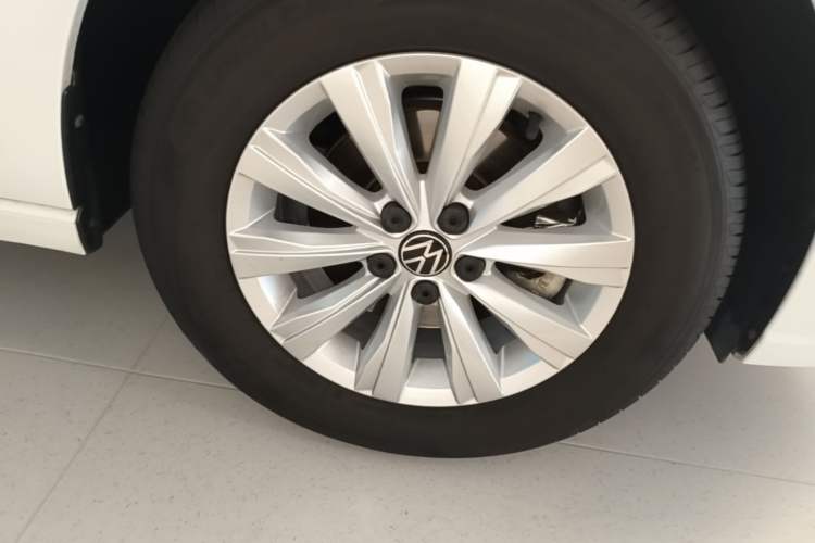 Used Volkswagen Lavida 2025 New Sharp 1.5L Outstanding New Edition Right Front Wheel Hub