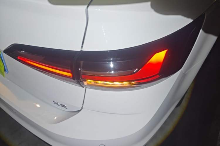 Used Volkswagen Lavida 2025 New Sharp 1.5L Outstanding New Vision Edition Right Rear Taillight