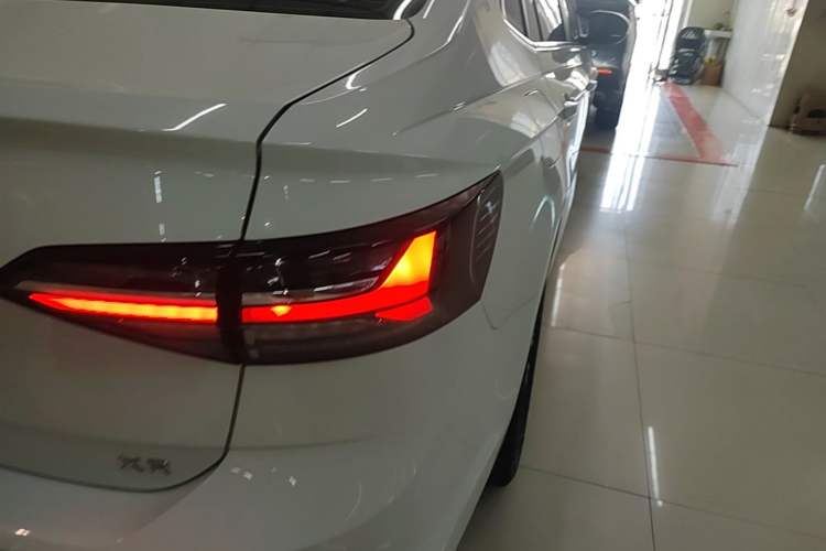 Used Volkswagen Lavida 2025 New Sharp 1.5L Outstanding New Vision Edition Right Rear Taillight