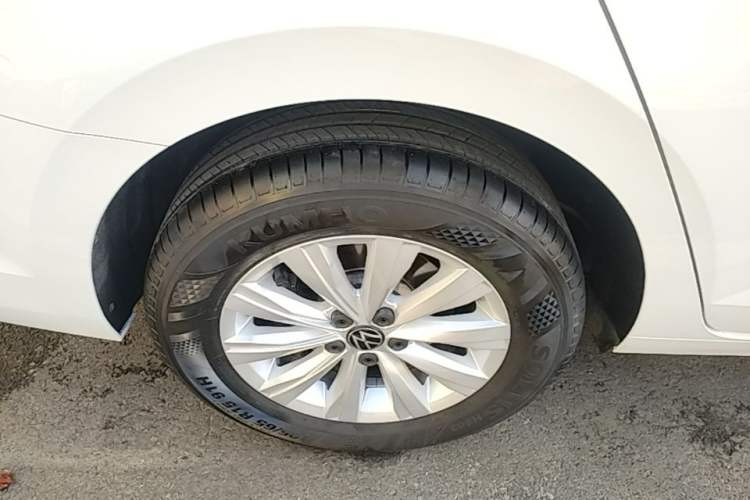 Used Volkswagen Lavida 2025 New Sharp 1.5L Outstanding New Edition Right Rear Wheel Hub