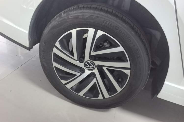 Used Volkswagen Lavida 2025 New Sharp 1.5L Outstanding New Vision Edition Right Rear Wheel Hub