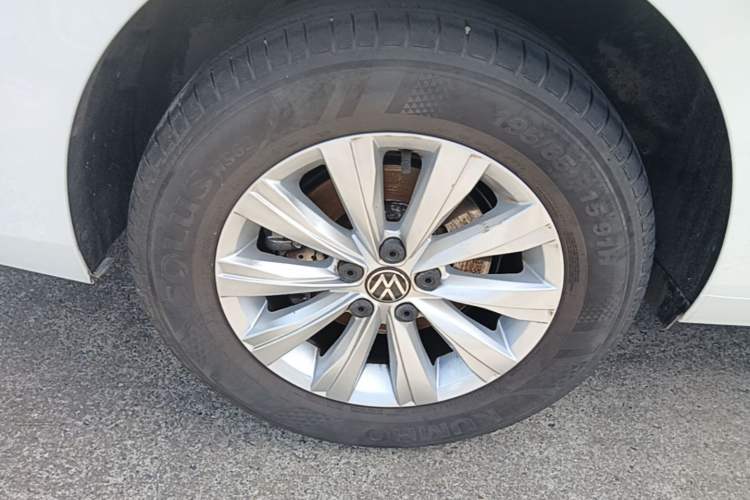 Used Volkswagen Lavida 2025 New Sharp 1.5L Outstanding New Edition Right Rear Wheel Hub