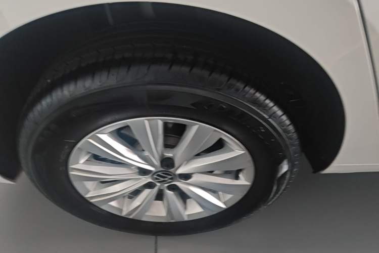 Used Volkswagen Lavida 2025 New Sharp 1.5L Outstanding New Edition Right Rear Wheel Hub