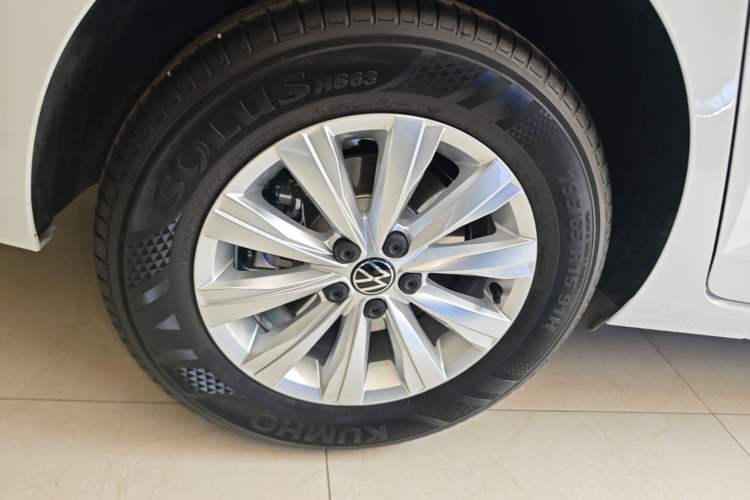 Used Volkswagen Lavida 2025 New Sharp 1.5L Outstanding New Edition Right Rear Wheel Hub
