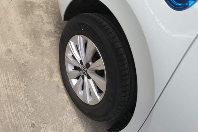 Used Volkswagen Lavida 2025 New Sharp 1.5L Outstanding New Edition Right Rear Wheel Hub