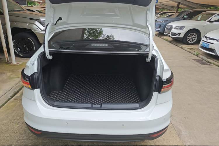 Used Volkswagen Lavida 2025 New Sharp 1.5L Outstanding New Edition Trunk