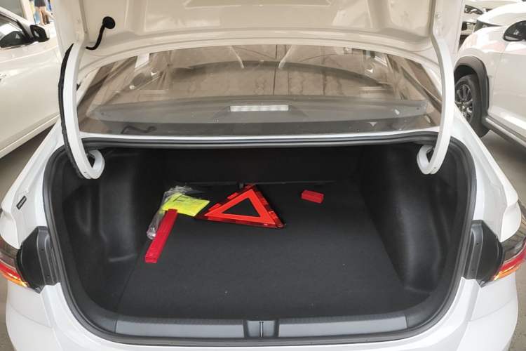 Used Volkswagen Lavida 2025 New Sharp 1.5L Outstanding New Edition Trunk