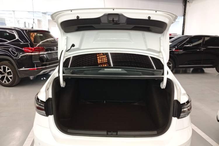Used Volkswagen Lavida 2025 New Sharp 1.5L Outstanding New Edition Trunk