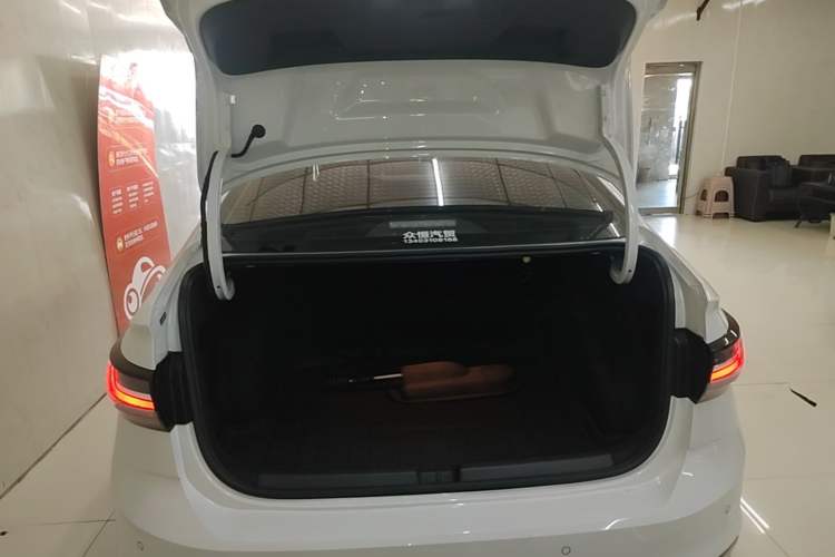 Used Volkswagen Lavida 2025 New Sharp 1.5L Outstanding New Vision Edition Trunk