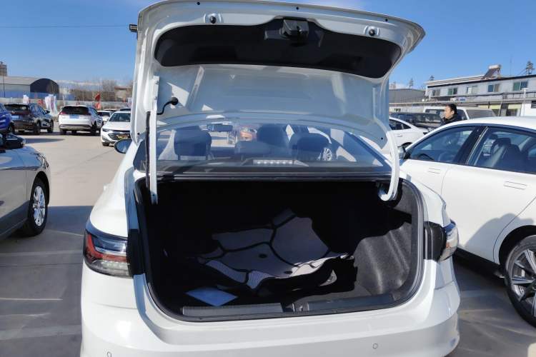 Used Volkswagen Lavida 2025 New Sharp 1.5L Outstanding New Edition Trunk