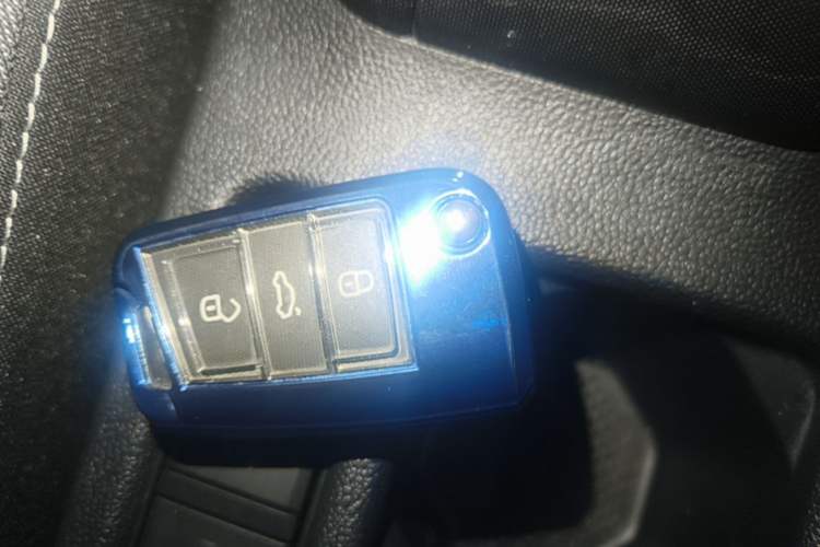 Used Volkswagen Lavida 2025 New Sharp 1.5L Outstanding New Edition Vehicle Key