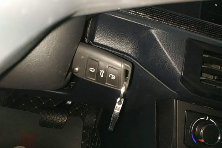 Used Volkswagen Lavida 2025 New Sharp 1.5L Outstanding New Edition Vehicle Key