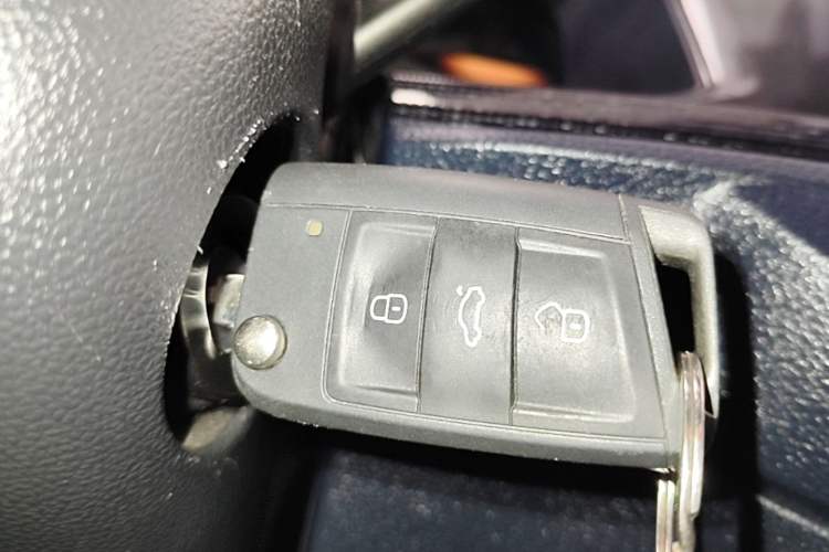 Used Volkswagen Lavida 2025 New Sharp 1.5L Outstanding New Edition Vehicle Key