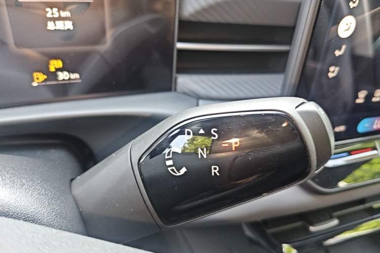 Used Volkswagen Lavida 2026 Pro 1.5L Six Million Edition Gear Lever