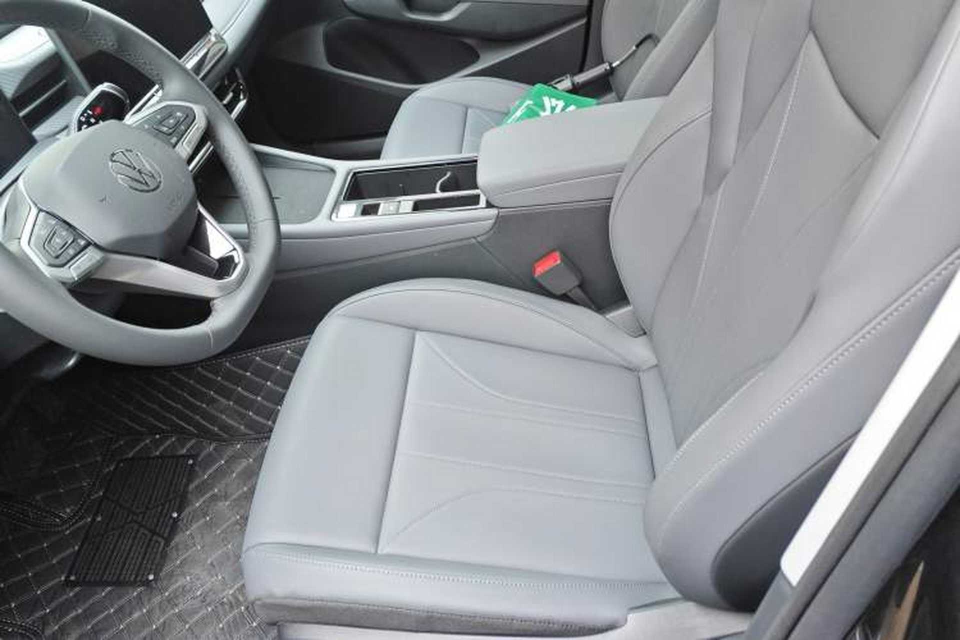 Used Volkswagen Lavida 2026 Pro 1.5L Six Million Edition Left Front Seat